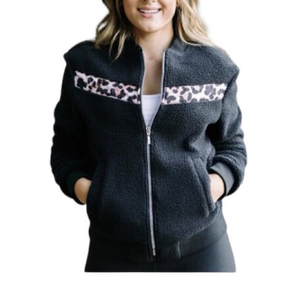Zyia Active Leopard Flying V Fleece Jacket Sz. XS Black Teddy Workout Cozy - Picture 1 of 12